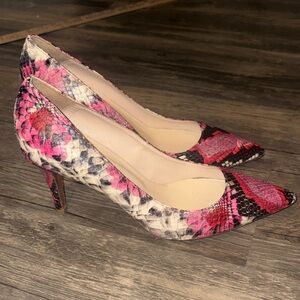 Les Trois Garcons  made in Italy snakeskin / floral heels size woman’s 8